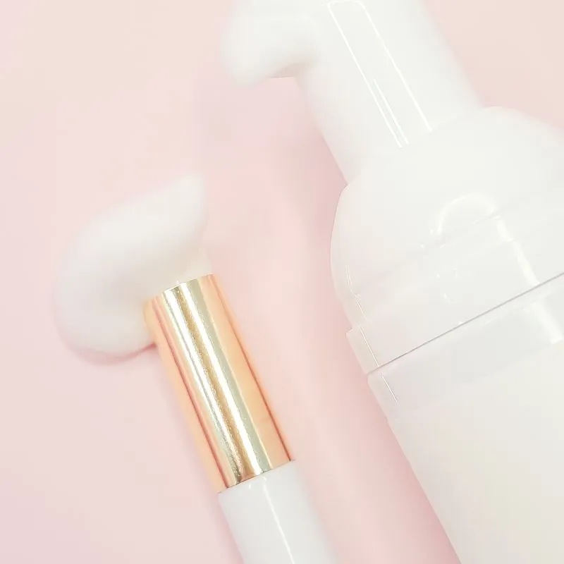 Lash shampoo