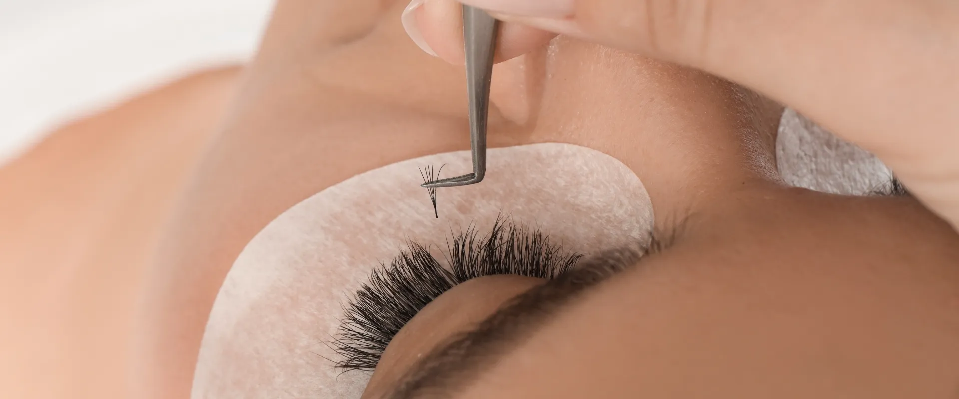 Silk lash extensions — glossy finish